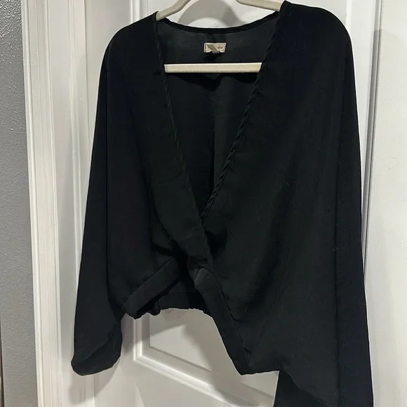 Silence + Noise Balloon Sleeve Deep Plunge Neck Top - Picture 6 of 8